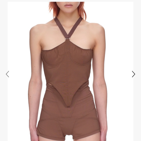 Knwls pointed front bustier